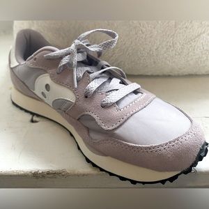 Saucony Originals DXN Trainer 80’s Style Sneakers.